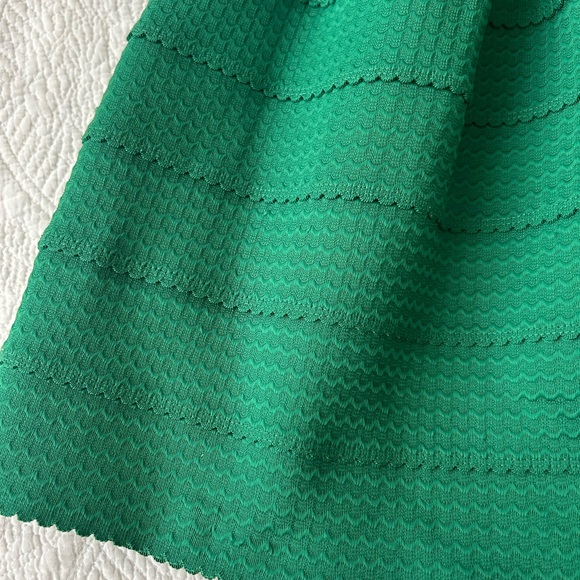 Girl’s From Savoy (Anthropologie) Kelly green scalloped bell skirt. XS/S. Cute! - Picture 12 of 16